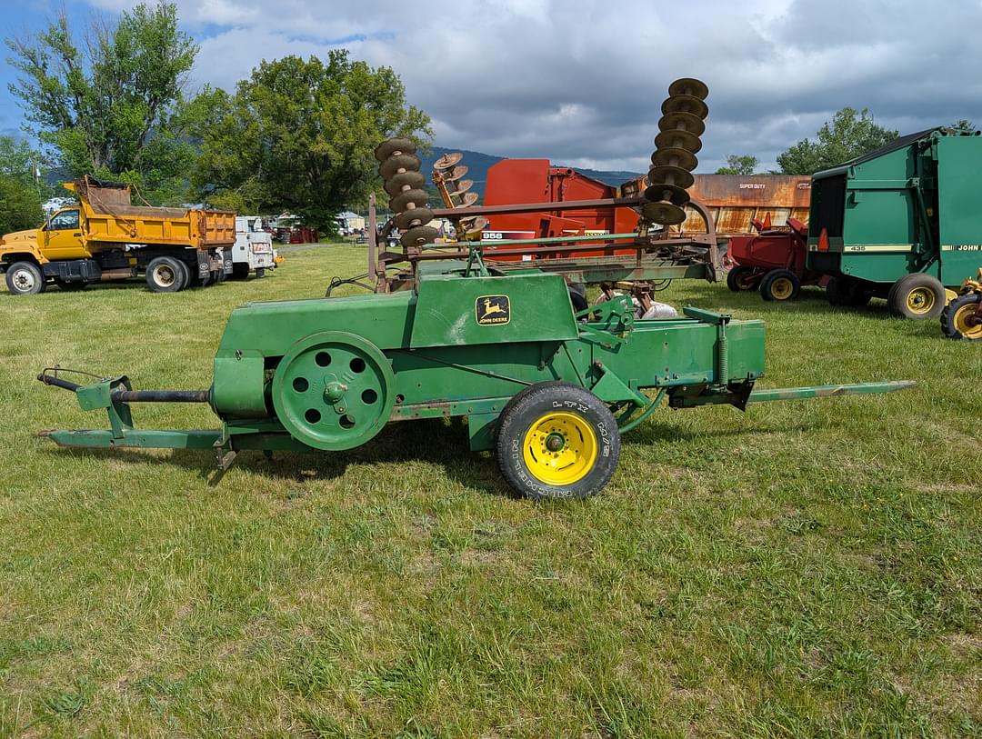 Image of John Deere 337 Primary image
