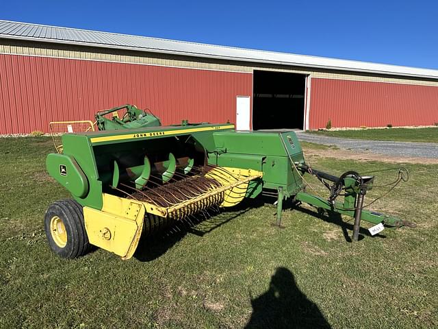 Image of John Deere 337 equipment image 1