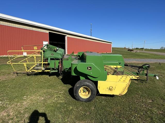 Image of John Deere 337 equipment image 2