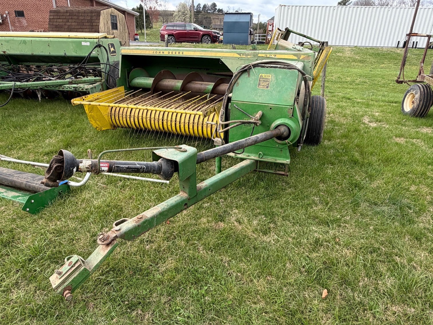 John Deere 337 Equipment Image0