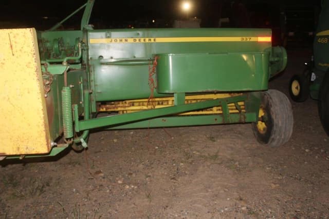 Image of John Deere 337 equipment image 2