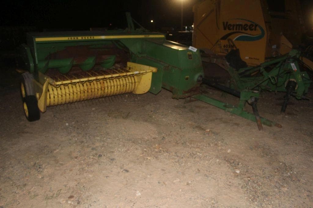 Image of John Deere 337 Primary image