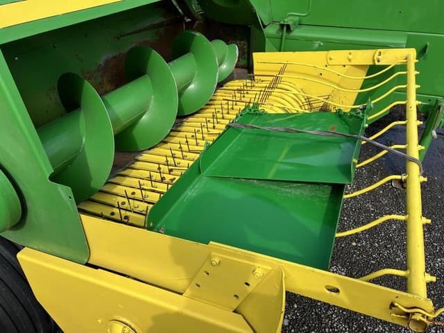 Image of John Deere 338 equipment image 2