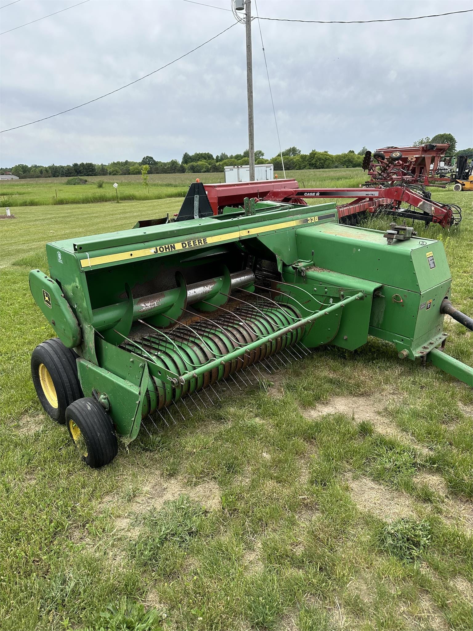 John Deere 338 Equipment Image0