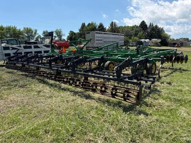 Image of John Deere 2310 equipment image 3