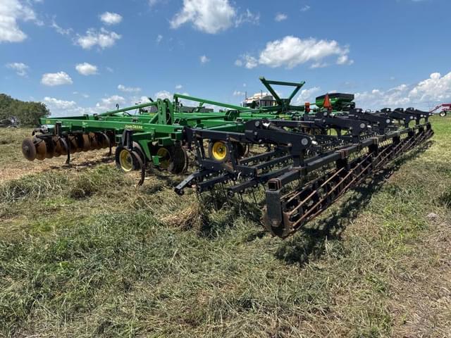 Image of John Deere 2310 equipment image 2