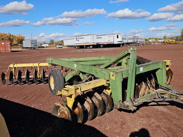 Image of John Deere 340 equipment image 4