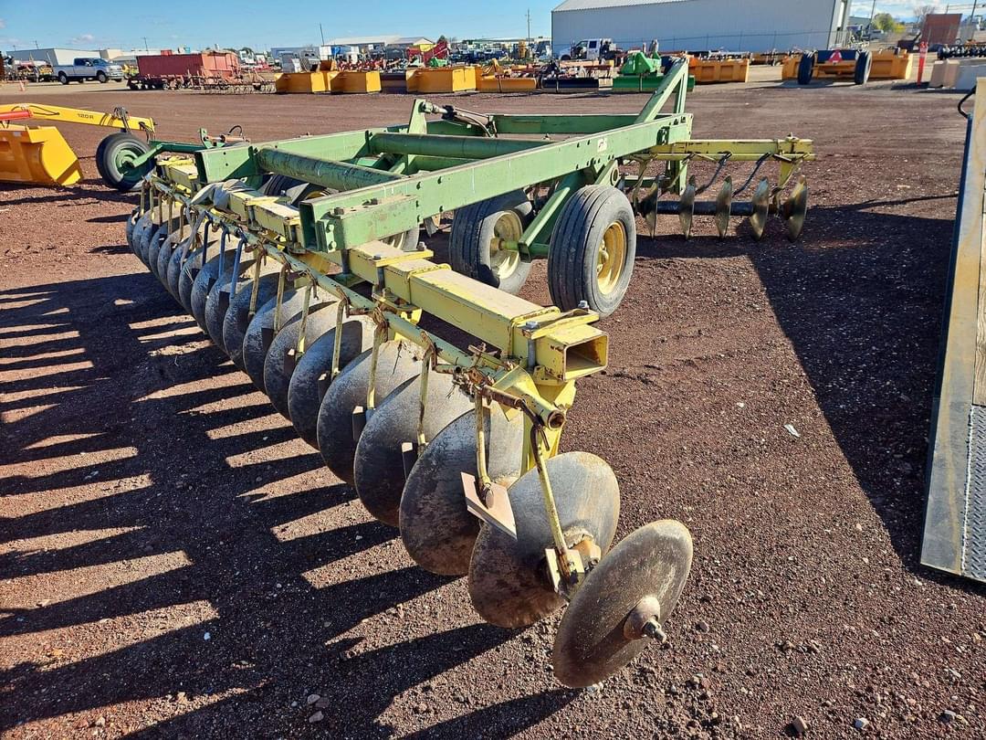 Image of John Deere 340 Primary image