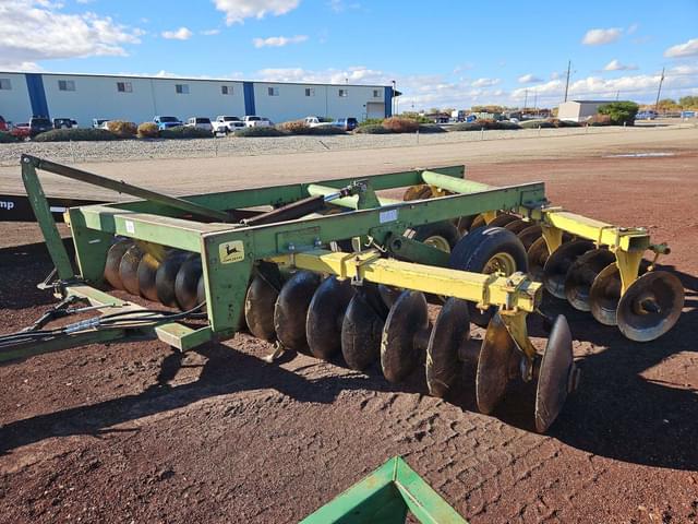 Image of John Deere 340 equipment image 2