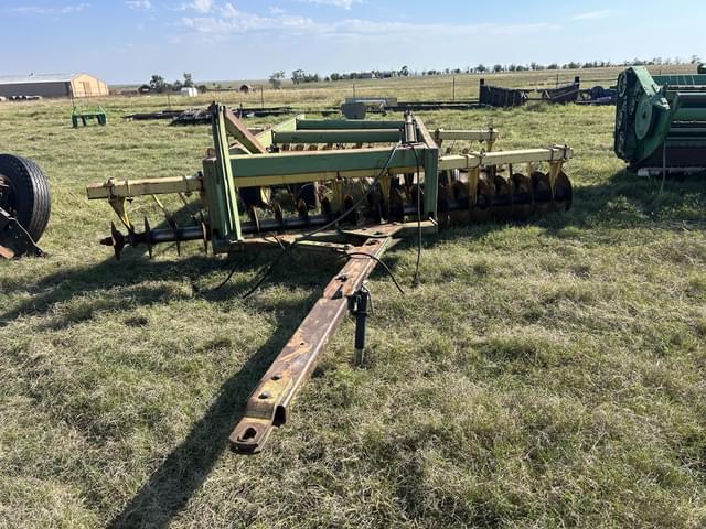Image of John Deere 340 equipment image 1