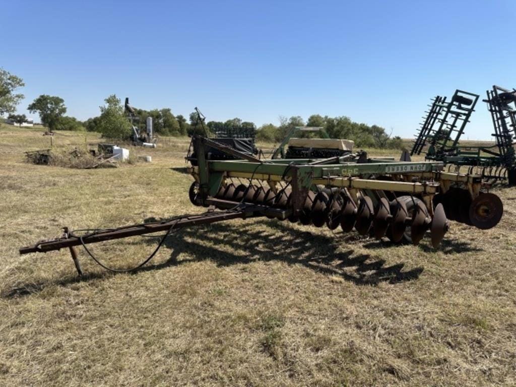 Main image John Deere 340