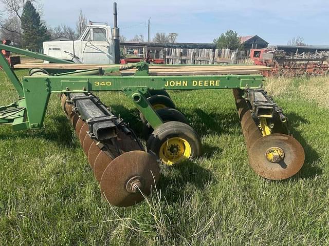 Image of John Deere 340 equipment image 1