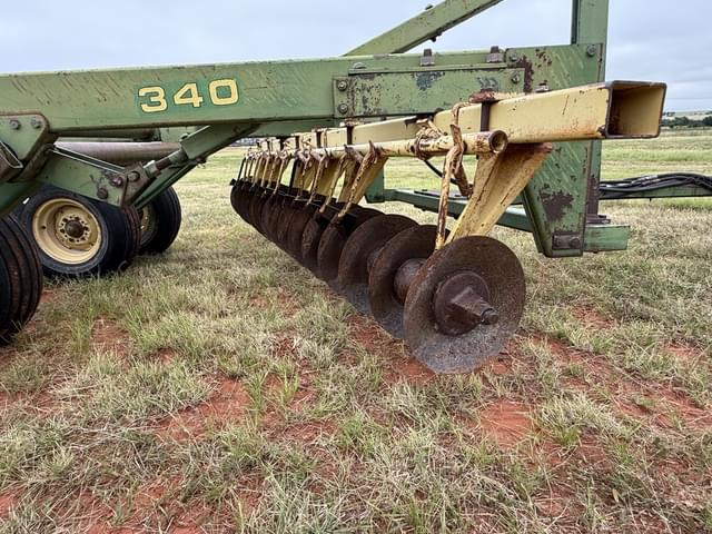 Image of John Deere 340 equipment image 2