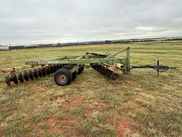 Image of John Deere 340 equipment image 1