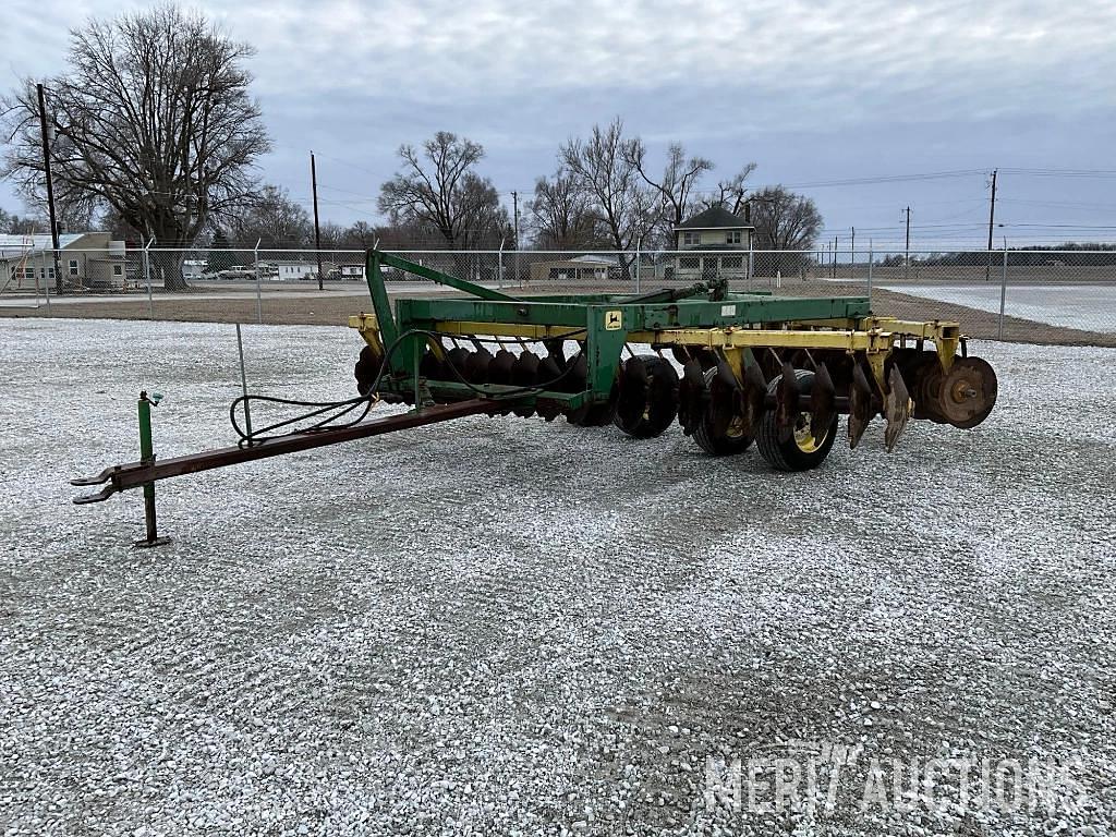 Image of John Deere 340 Primary image