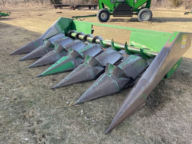 Image of John Deere 343 equipment image 1