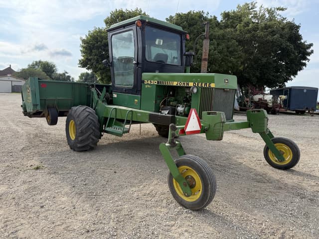 Image of John Deere 3430 equipment image 1