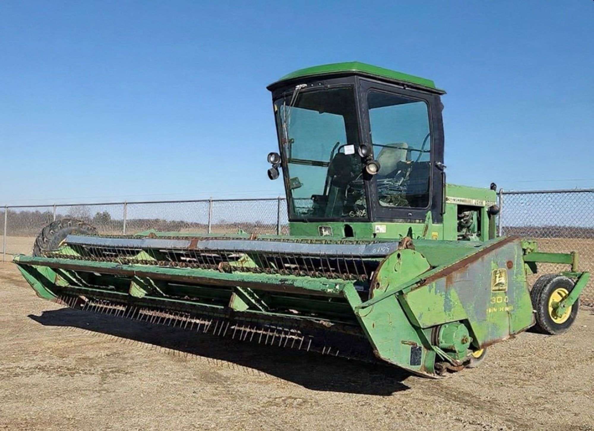 John Deere 3430 Equipment Image0