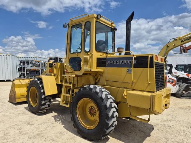 Image of John Deere 344E equipment image 1