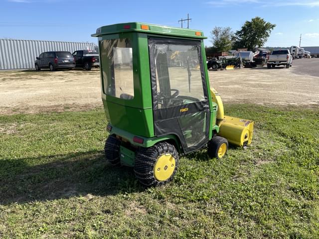 Image of John Deere 345 equipment image 4