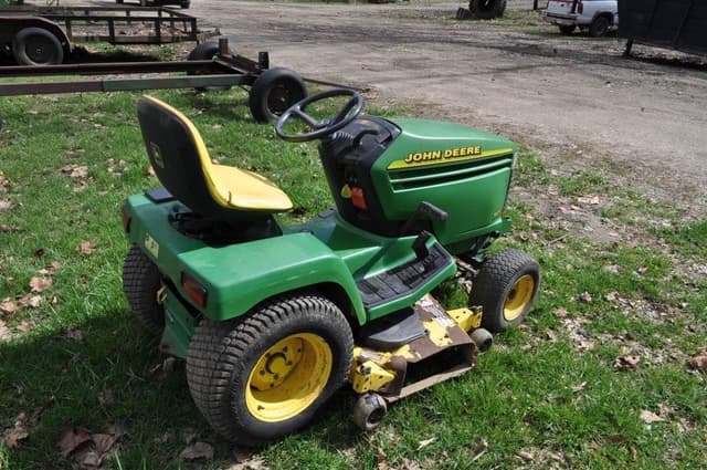 Image of John Deere 345 equipment image 3