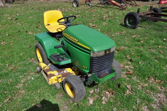 Image of John Deere 345 equipment image 4