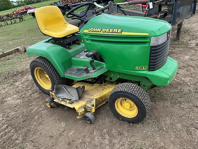 Image of John Deere 345 equipment image 1
