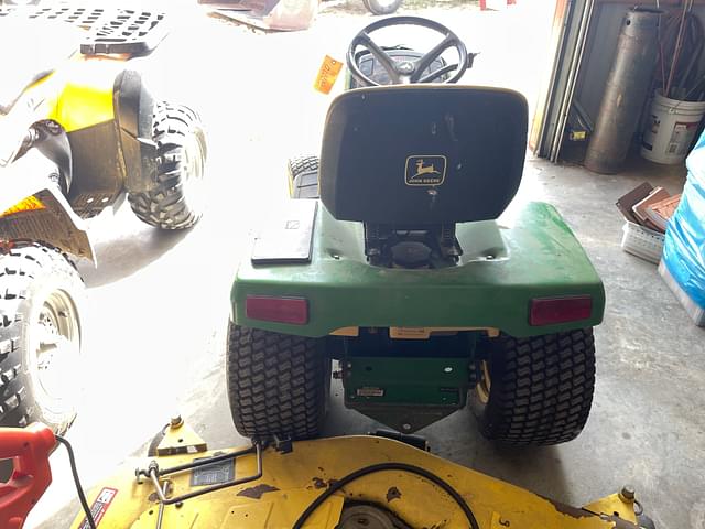 Image of John Deere 345 equipment image 3