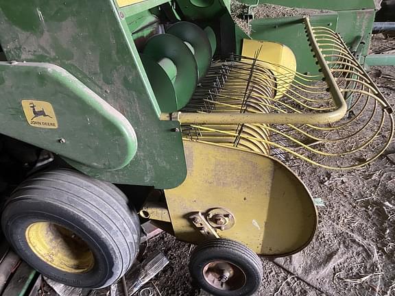 Image of John Deere 346 equipment image 1