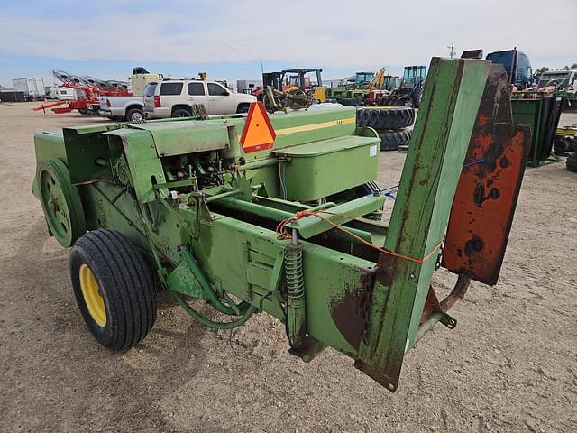 Image of John Deere 346 equipment image 4