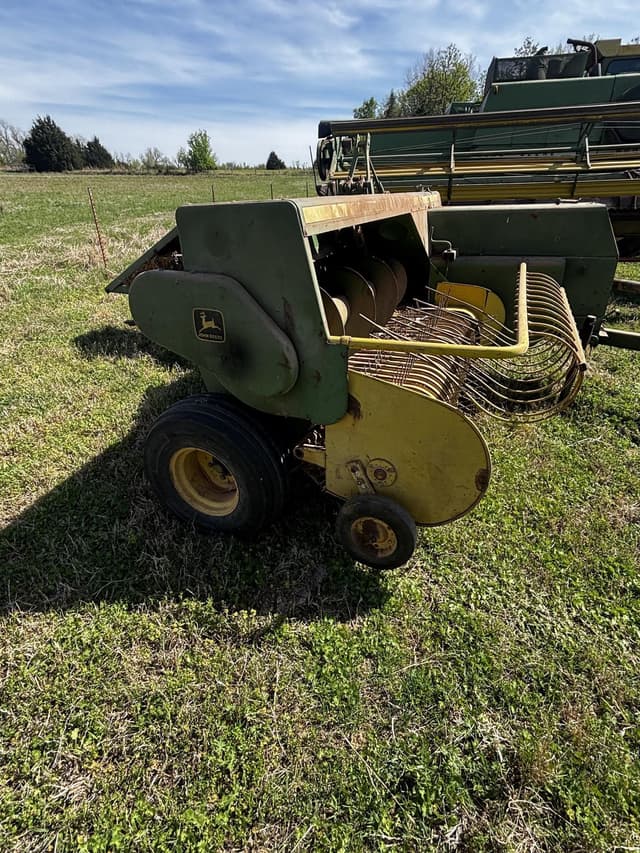 Image of John Deere 346 equipment image 3