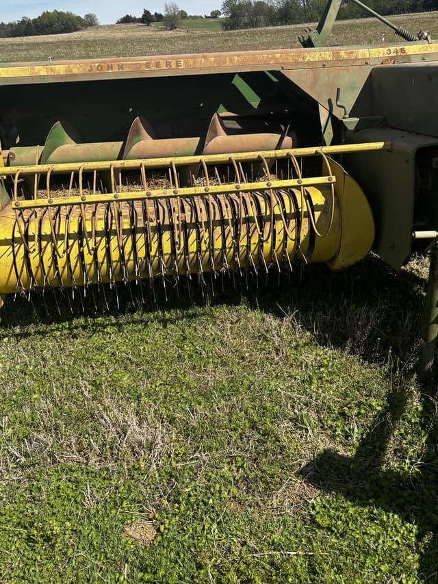 Image of John Deere 346 equipment image 1
