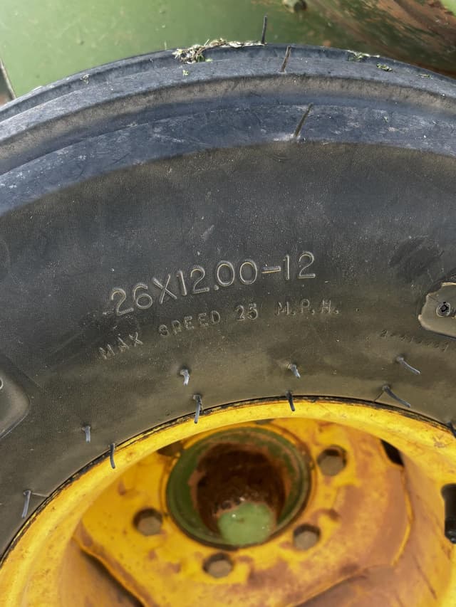 Image of John Deere 346 equipment image 4