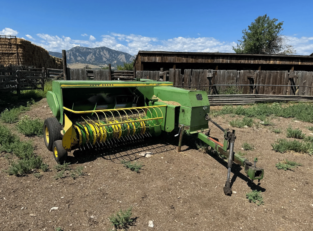 Image of John Deere 346 Image 0