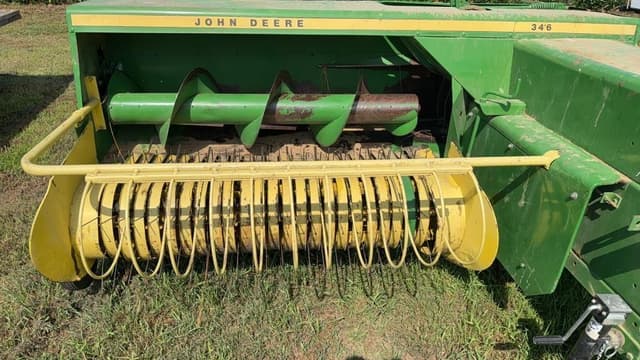 Image of John Deere 346 equipment image 1