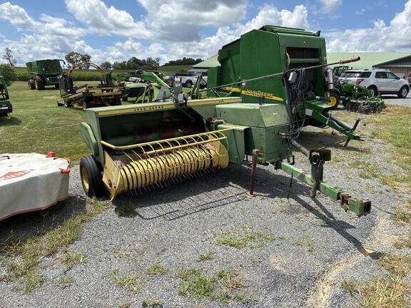 Image of John Deere 346 equipment image 4