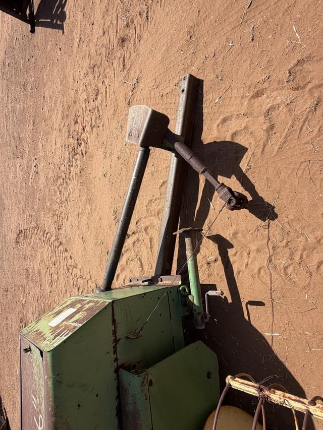 Image of John Deere 346 equipment image 1