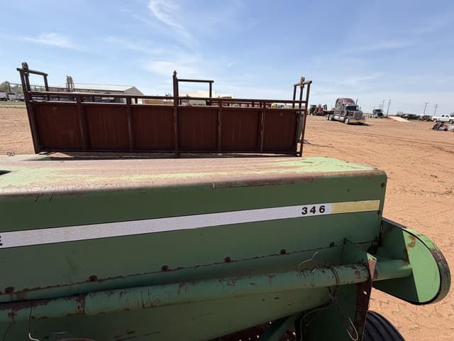 Image of John Deere 346 equipment image 2