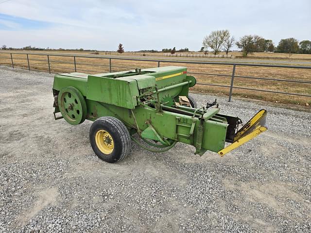 Image of John Deere 346 equipment image 4