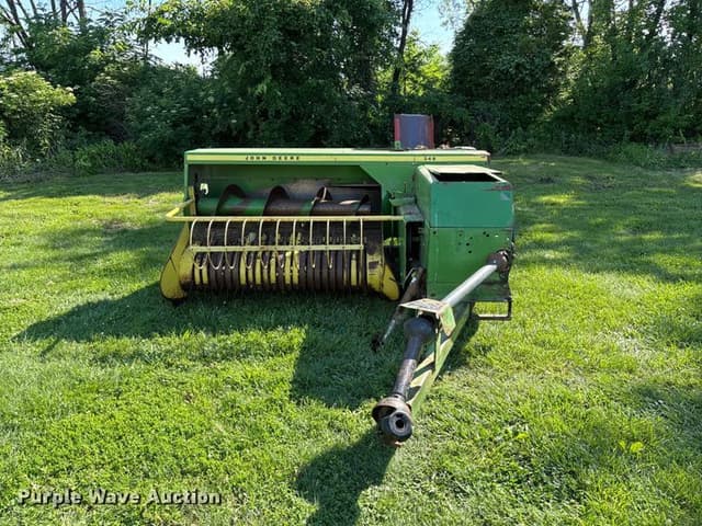 Image of John Deere 346 equipment image 1