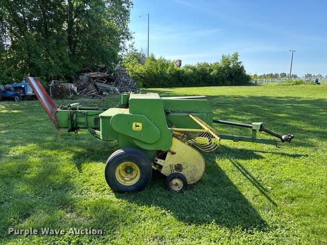 Image of John Deere 346 equipment image 3