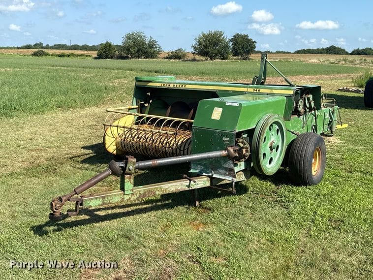 John Deere 346 Equipment Image0