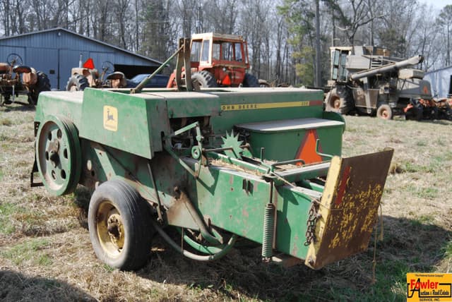 Image of John Deere 336 equipment image 4
