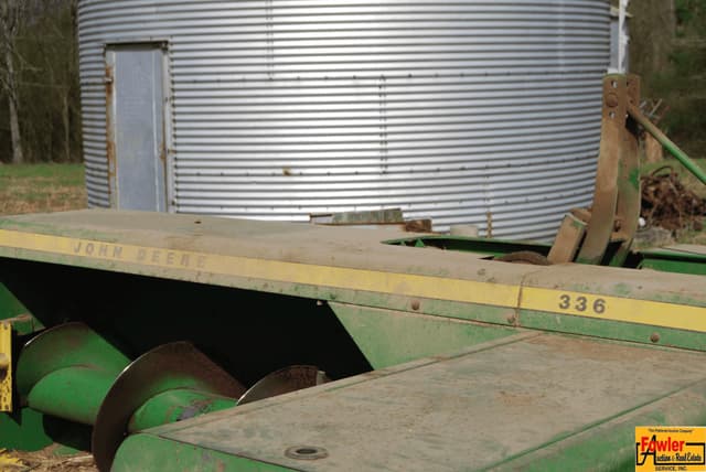 Image of John Deere 336 equipment image 2