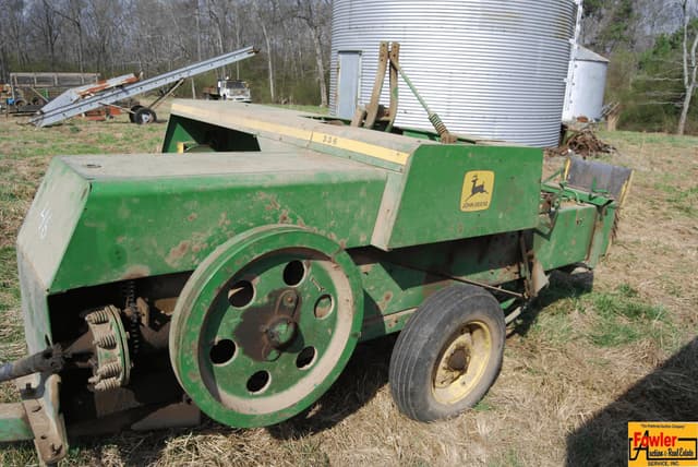 Image of John Deere 336 equipment image 3
