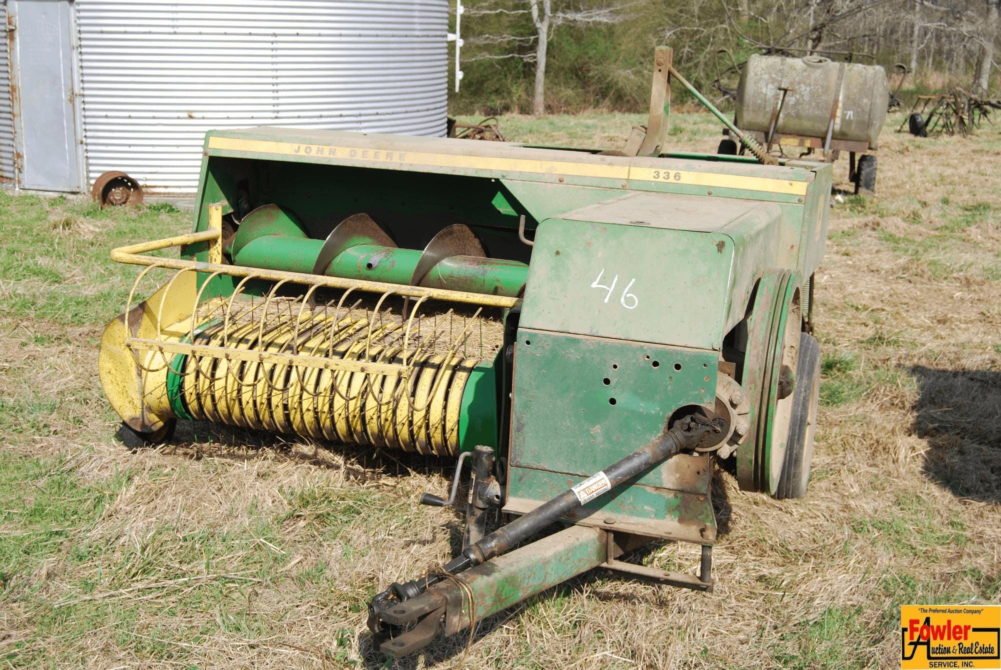 John Deere 336 Equipment Image0