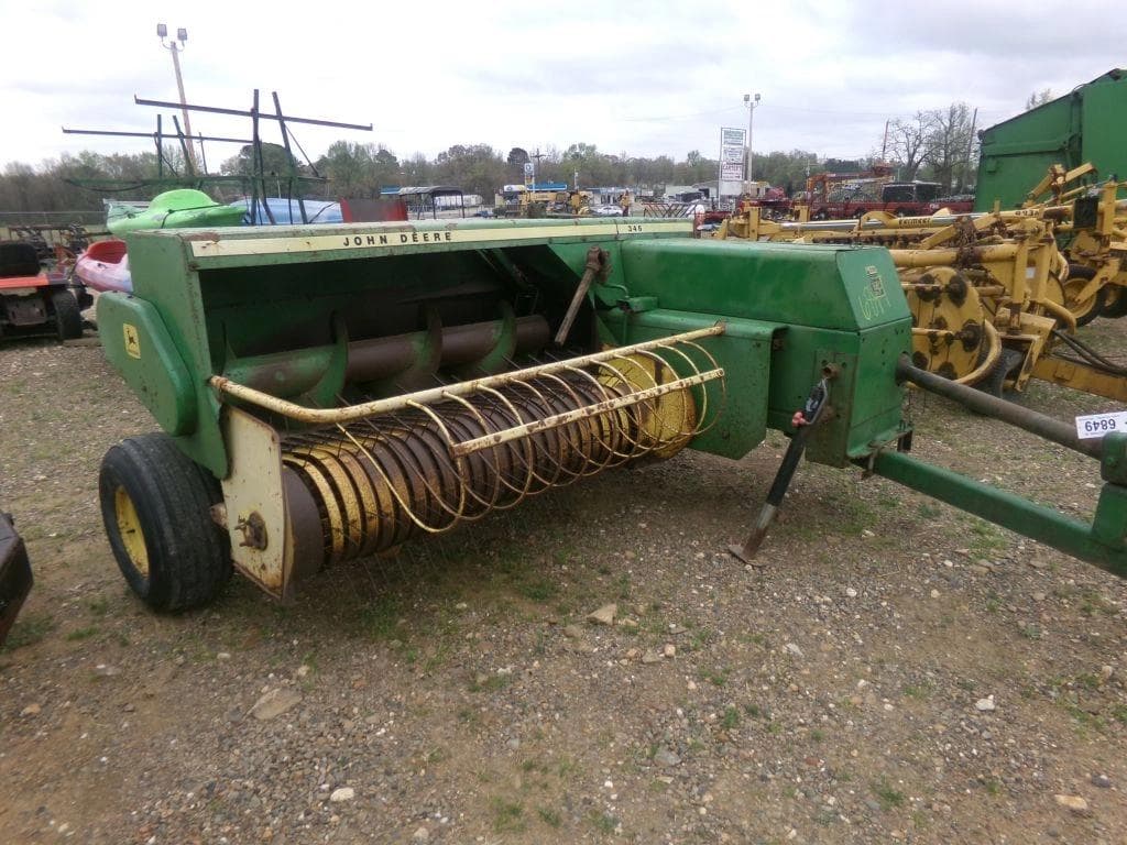 Image of John Deere 346 Image 1