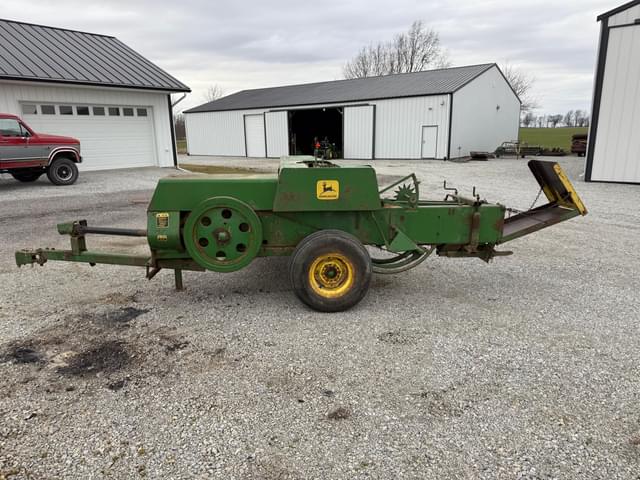 Image of John Deere 346 equipment image 1