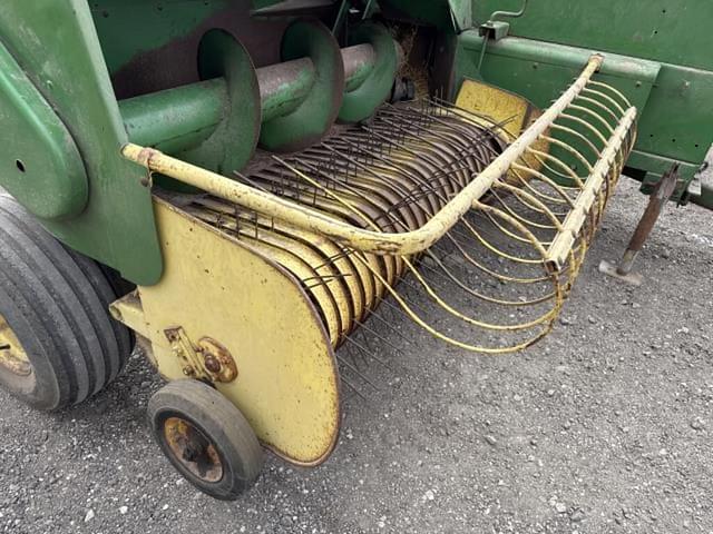 Image of John Deere 346 equipment image 4