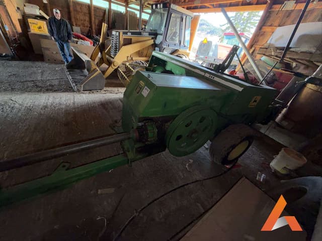 Image of John Deere 346 equipment image 1
